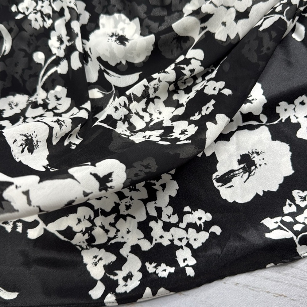 White House Black Market Flowy Floral Black and White Dress Size 2 - Picture 9 of 13